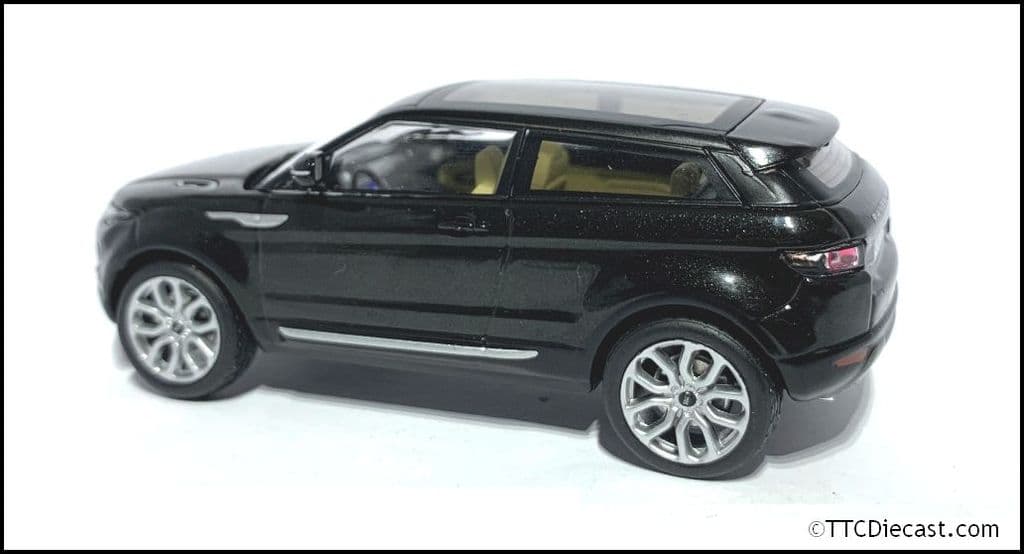 Santorini Black 1:43 SCALE Range Rover Evoque Model Cars